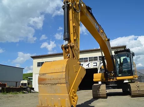 日本キャタピラー　CAT320 ICT建機